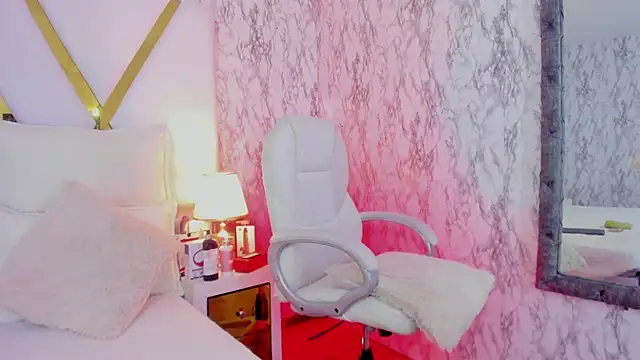 Snapshot of Athziry_ chatting on 12-13-24, 12:42 Athziry online show from 12-13-24, 12:42