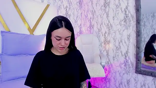 Snapshot of Athziry_ chatting on 12-17-24, 12:12 Athziry online show from 12-17-24, 12:12