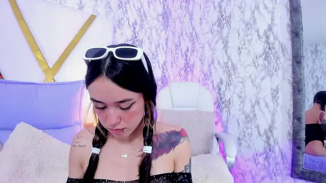 Snapshot of Athziry_ chatting on 01-08-25, 12:28 Athziry online show from 01-08-25, 12:28