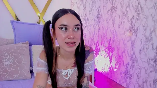 Snapshot of Athziry_ chatting on 01-17-25, 12:42 Athziry online show from 01-17-25, 12:42