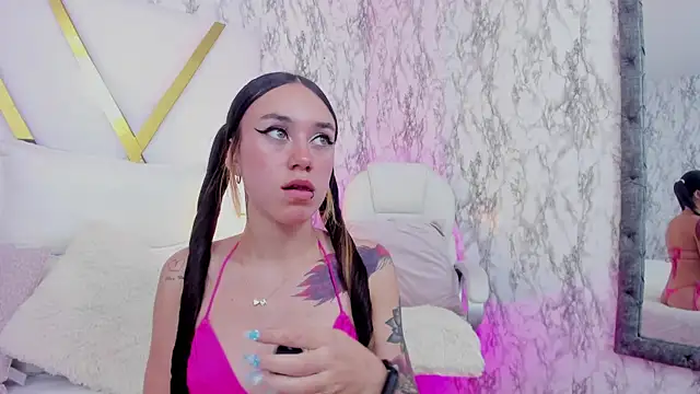 Snapshot of Athziry_ chatting on 01-23-25, 09:18 Athziry online show from 01-23-25, 09:18