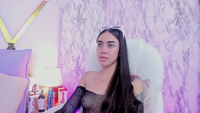 Snapshot of Athziry_ chatting on 01-25-25, 02:37 Athziry online show from 01-25-25, 02:37