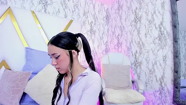 Snapshot of Athziry_ chatting on 02-05-25, 10:01 Athziry online show from 02-05-25, 10:01