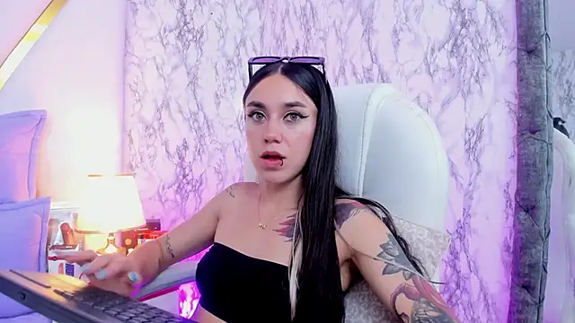 Snapshot of Athziry_ chatting on 02-07-25, 02:29 Athziry online show from 02-07-25, 02:29