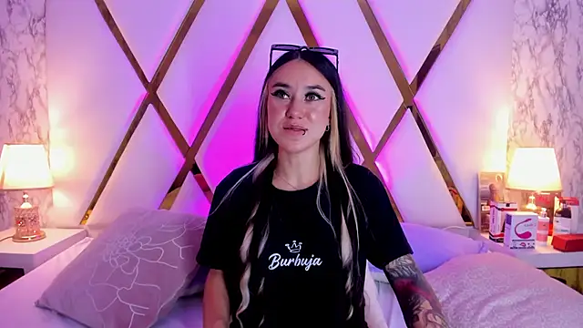 Snapshot of Athziry_ chatting on 02-10-25, 10:09 Athziry online show from 02-10-25, 10:09