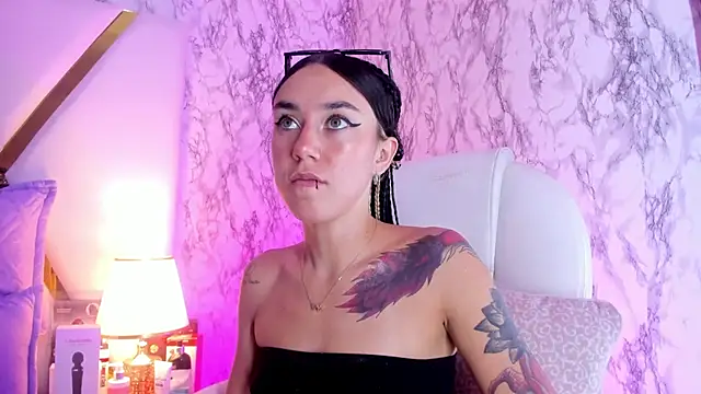 Snapshot of Athziry_ chatting on 02-24-25, 09:20 Athziry online show from 02-24-25, 09:20