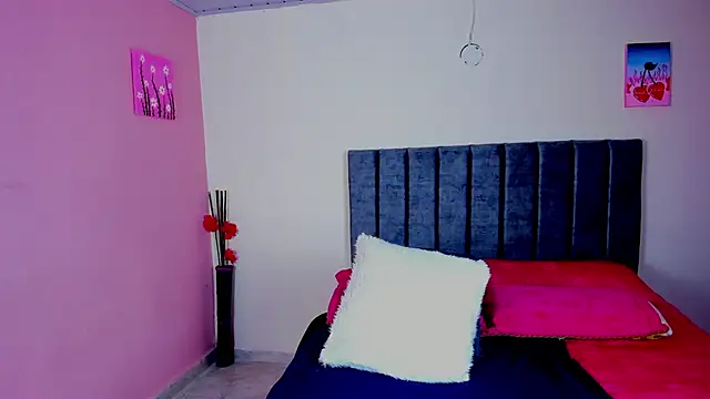 Snapshot of KayllaEvanss_ chatting on 12-03-24, 08:17 KayllaEvanss online show from 12-03-24, 08:17