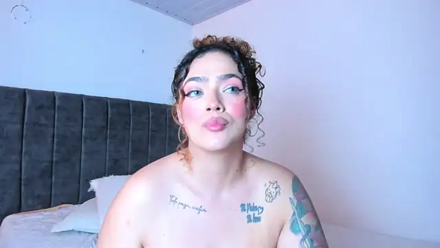 Snapshot of KayllaEvanss_ chatting on 05-01-26, 12:21 KayllaEvanss online show from 05-01-26, 12:21