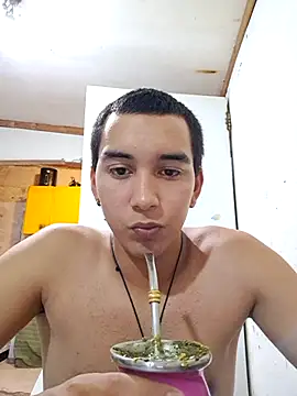 Snapshot of X_xtomas_x chatting on 12-18-25, 04:51 X xtomas x online show from 12-18-25, 04:51