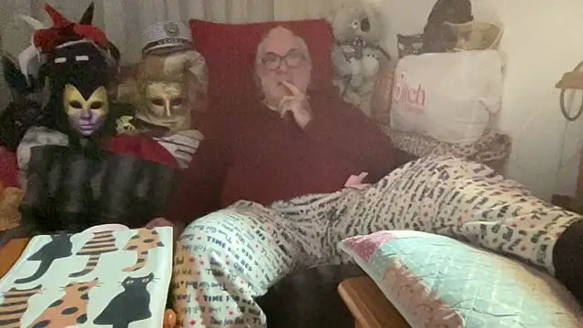 EroticVenetian online show from 12-19-25, 06:53