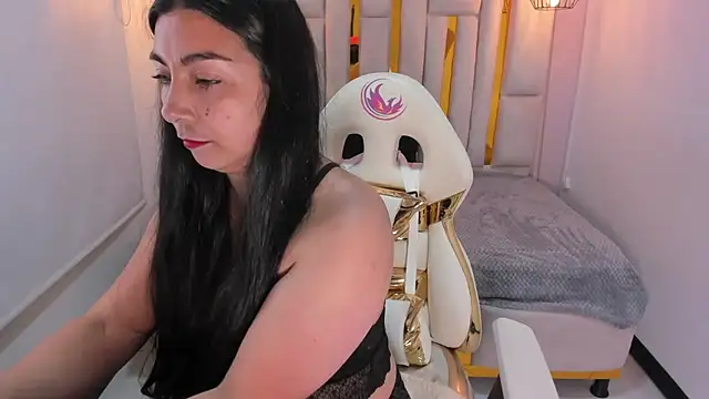 Snapshot of Karla_hernandez_ chatting on 02-06-25, 10:59 Karla hernandez online show from 02-06-25, 10:59