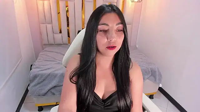 Snapshot of Karla_hernandez_ chatting on 02-13-25, 05:11 Karla hernandez online show from 02-13-25, 05:11