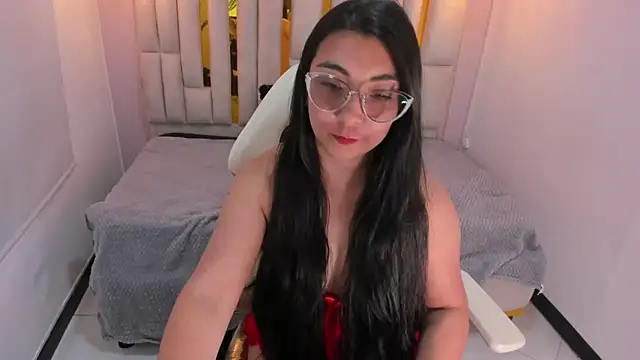 Snapshot of Karla_hernandez_ chatting on 02-14-25, 05:03 Karla hernandez online show from 02-14-25, 05:03