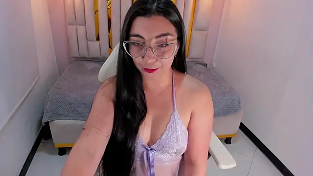 Snapshot of Karla_hernandez_ chatting on 02-28-25, 11:14 Karla hernandez online show from 02-28-25, 11:14