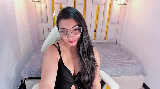 Snapshot of Karla_hernandez_ chatting on 03-07-25, 05:17 Karla hernandez online show from 03-07-25, 05:17