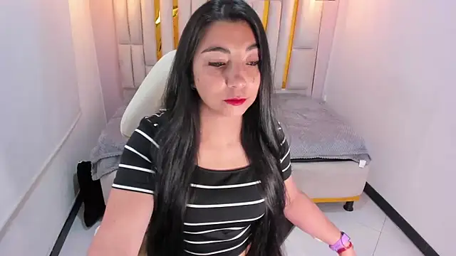 Snapshot of Karla_hernandez_ chatting on 03-12-25, 11:09 Karla hernandez online show from 03-12-25, 11:09