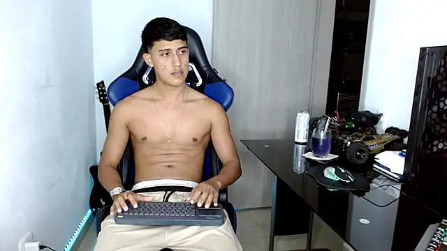 Snapshot of Juan_da01 chatting on 02-25-25, 12:47 Juan da01 online show from 02-25-25, 12:47