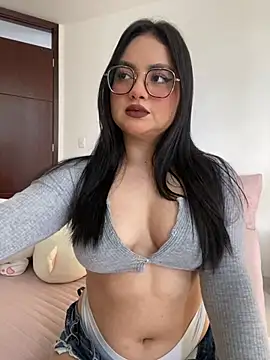 Snapshot of montmariana chatting on 05-24-26, 04:23 montmariana online show from 05-24-26, 04:23