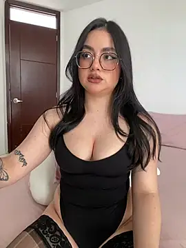 Snapshot of montmariana chatting on 06-17-26, 09:49 montmariana online show from 06-17-26, 09:49