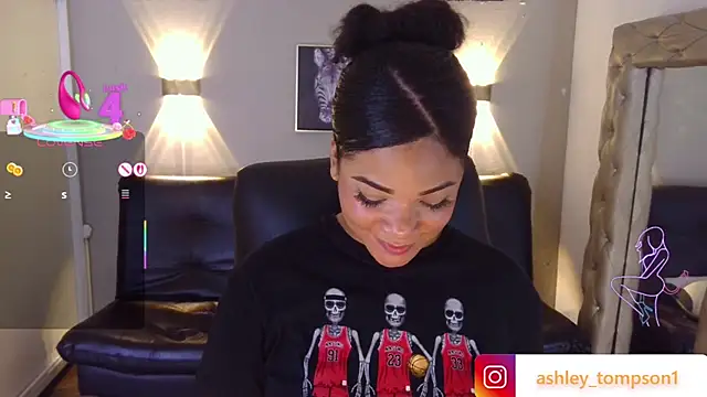 ashley Tompson1 online show from 03-13-25, 03:39