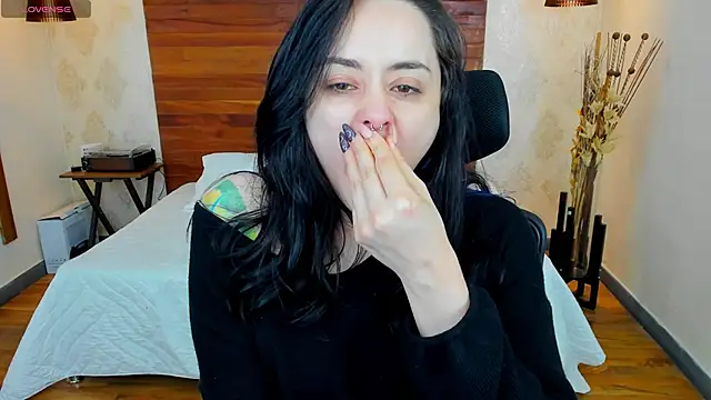 Snapshot of KatherineBond chatting on 01-18-25, 01:41 KatherineBond online show from 01-18-25, 01:41