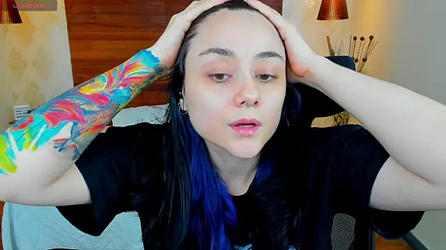 Snapshot of KatherineBond chatting on 01-22-25, 08:38 KatherineBond online show from 01-22-25, 08:38