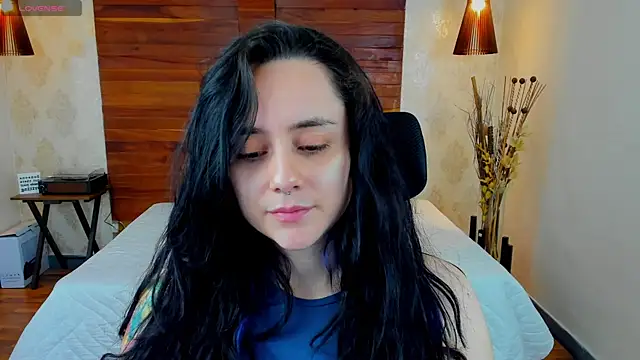 Snapshot of KatherineBond chatting on 01-29-25, 12:22 KatherineBond online show from 01-29-25, 12:22