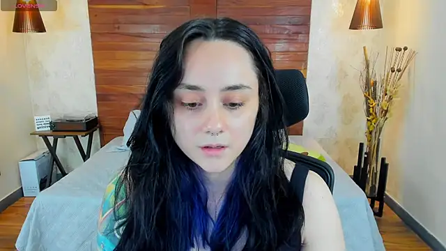 Snapshot of KatherineBond chatting on 02-06-25, 11:48 KatherineBond online show from 02-06-25, 11:48