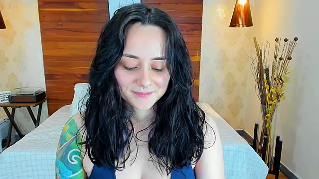 Snapshot of KatherineBond chatting on 02-23-25, 08:44 KatherineBond online show from 02-23-25, 08:44