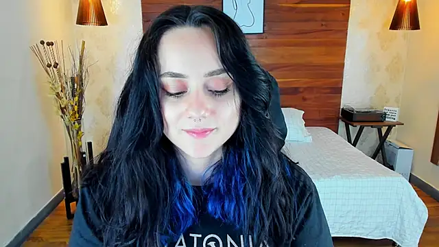 Snapshot of KatherineBond chatting on 03-05-25, 11:16 KatherineBond online show from 03-05-25, 11:16