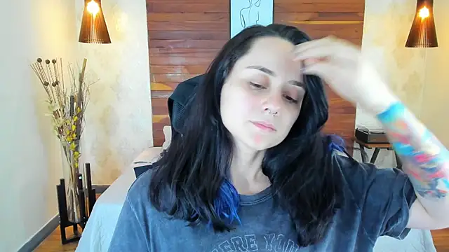 Snapshot of KatherineBond chatting on 03-14-25, 02:42 KatherineBond online show from 03-14-25, 02:42