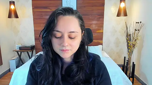 Snapshot of KatherineBond chatting on 03-20-25, 07:35 KatherineBond online show from 03-20-25, 07:35