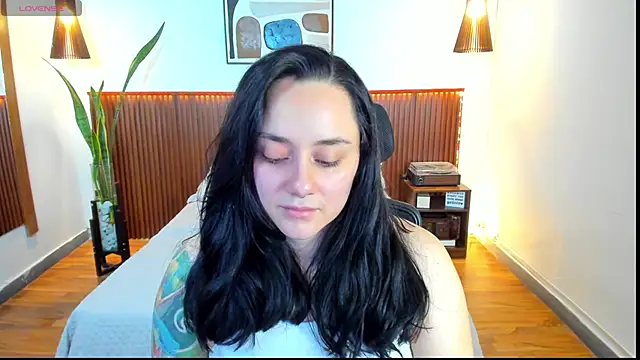 Snapshot of KatherineBond chatting on 09-30-25, 08:47 KatherineBond online show from 09-30-25, 08:47