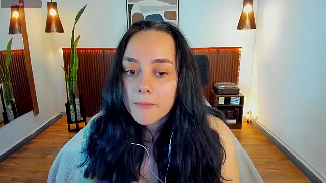 Snapshot of KatherineBond chatting on 10-20-25, 07:03 KatherineBond online show from 10-20-25, 07:03