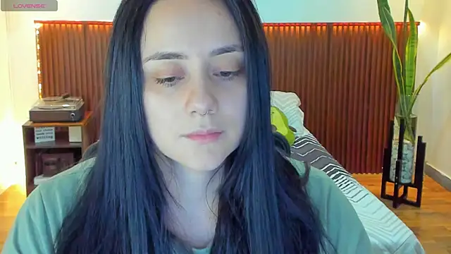 Snapshot of KatherineBond chatting on 11-11-25, 07:25 KatherineBond online show from 11-11-25, 07:25