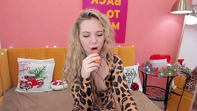 Snapshot of EvaMoran chatting on 01-11-25, 05:10 EvaMoran online show from 01-11-25, 05:10