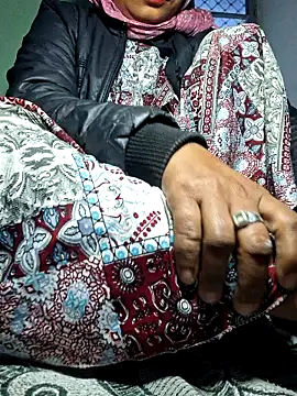 Snapshot of Priya_Bong chatting on 01-10-26, 04:58 Priya Bong online show from 01-10-26, 04:58