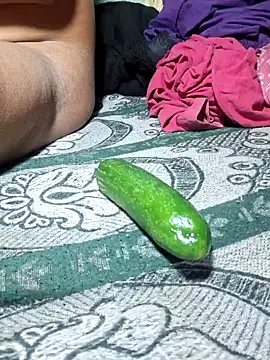 Snapshot of Priya_Bong chatting on 01-12-26, 03:45 Priya Bong online show from 01-12-26, 03:45