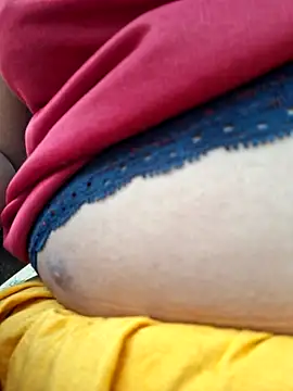 Snapshot of Priya_Bong chatting on 07-19-26, 02:26 Priya Bong online show from 07-19-26, 02:26