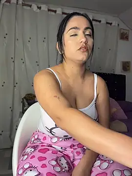 JazminTaylor online show from 06-04-26, 01:33