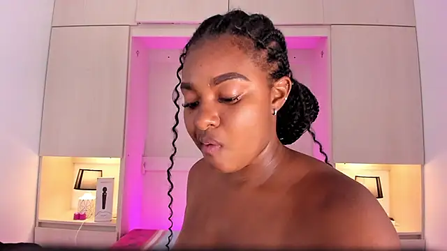 Snapshot of tamaraa_smiith chatting on 01-18-25, 05:48 tamaraa smiith online show from 01-18-25, 05:48