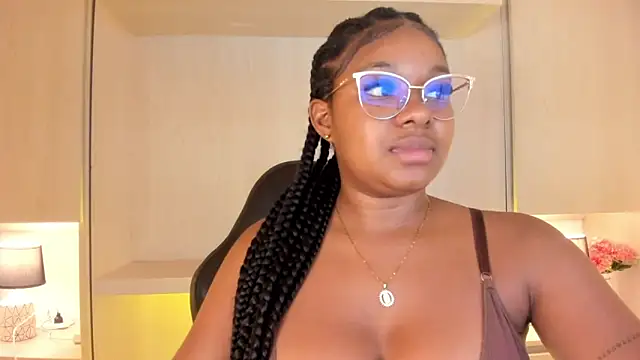 Snapshot of tamaraa_smiith chatting on 10-21-25, 08:09 tamaraa smiith online show from 10-21-25, 08:09