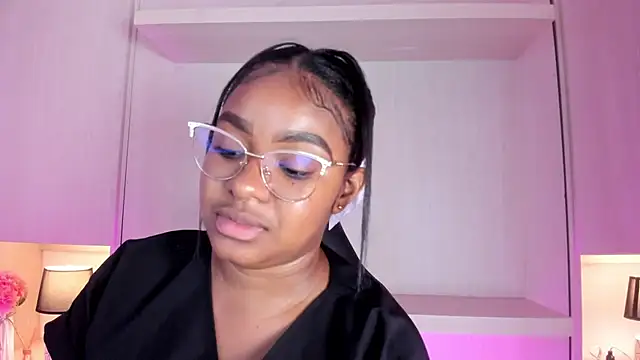 Snapshot of tamaraa_smiith chatting on 11-20-25, 08:19 tamaraa smiith online show from 11-20-25, 08:19