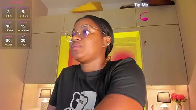 Snapshot of tamaraa_smiith chatting on 05-15-26, 07:32 tamaraa smiith online show from 05-15-26, 07:32