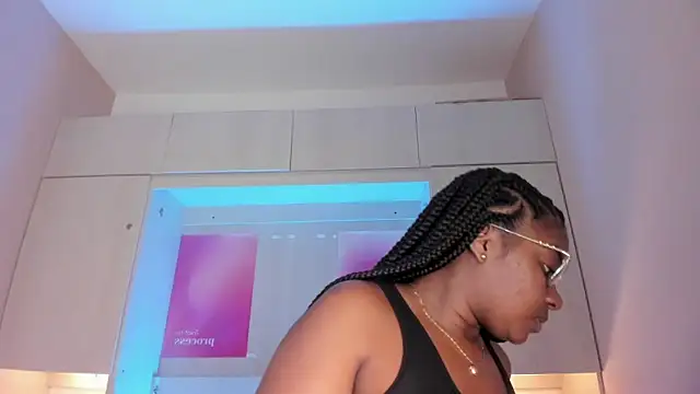 Snapshot of tamaraa_smiith chatting on 05-26-26, 07:43 tamaraa smiith online show from 05-26-26, 07:43