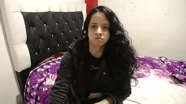 Snapshot of Katty_Bones chatting on 03-13-25, 05:22 Katty Bones online show from 03-13-25, 05:22