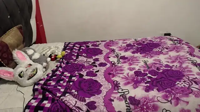 Snapshot of Katty_Bones chatting on 11-11-25, 01:44 Katty Bones online show from 11-11-25, 01:44