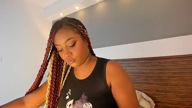 Snapshot of Adelehottman chatting on 09-13-25, 04:45 Adelehottman online show from 09-13-25, 04:45