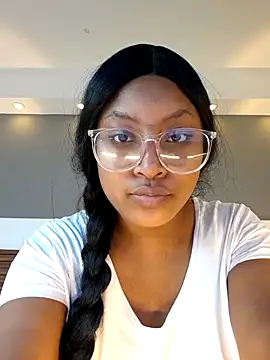 Snapshot of Adelehottman chatting on 09-30-25, 12:43 Adelehottman online show from 09-30-25, 12:43