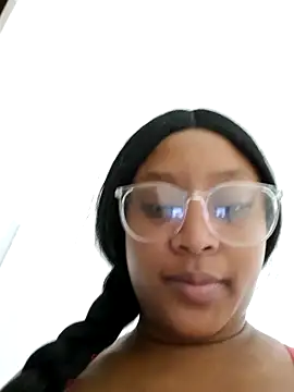 Snapshot of Adelehottman chatting on 10-06-25, 12:13 Adelehottman online show from 10-06-25, 12:13